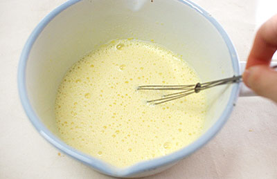 hướng dẫn cách làm kem bột trà xanh - đánh trứng